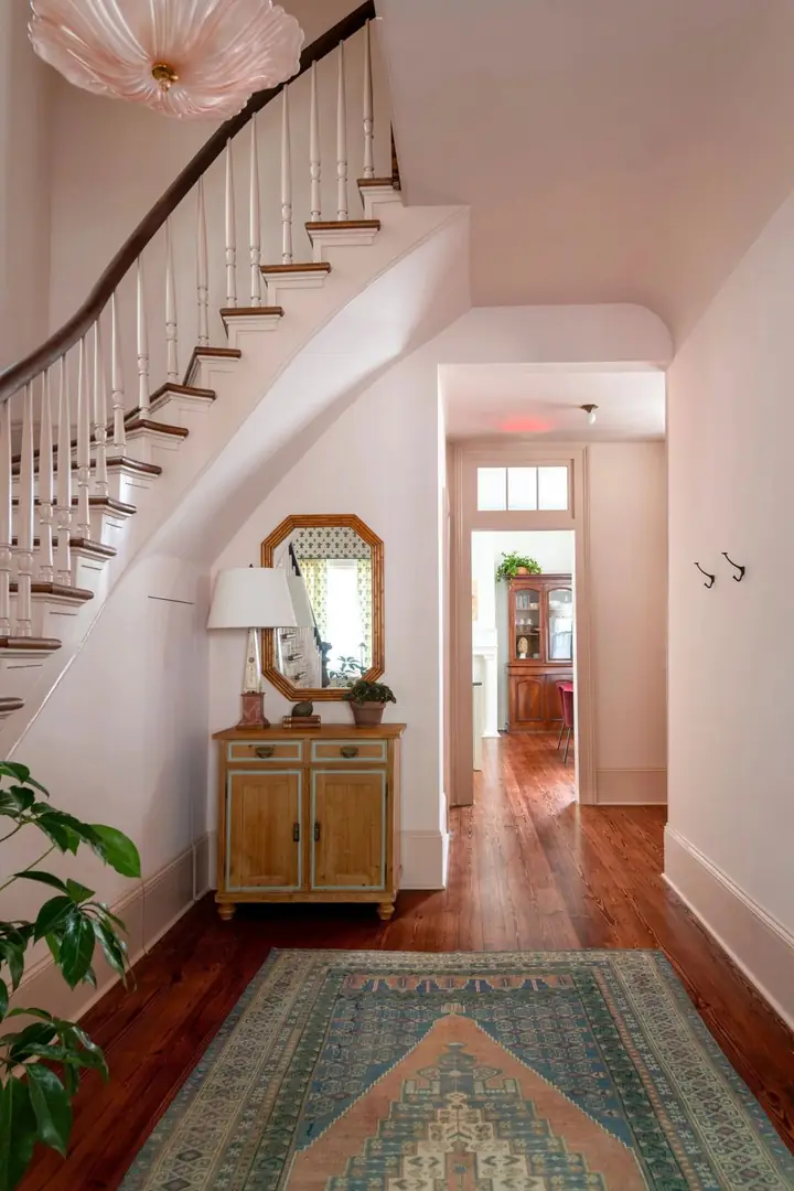 Lyra · stair hall